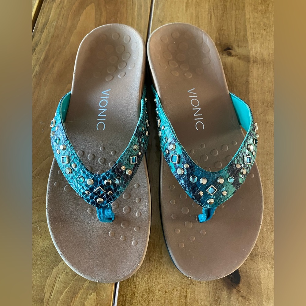 Vionic sandals size 7 Dawn